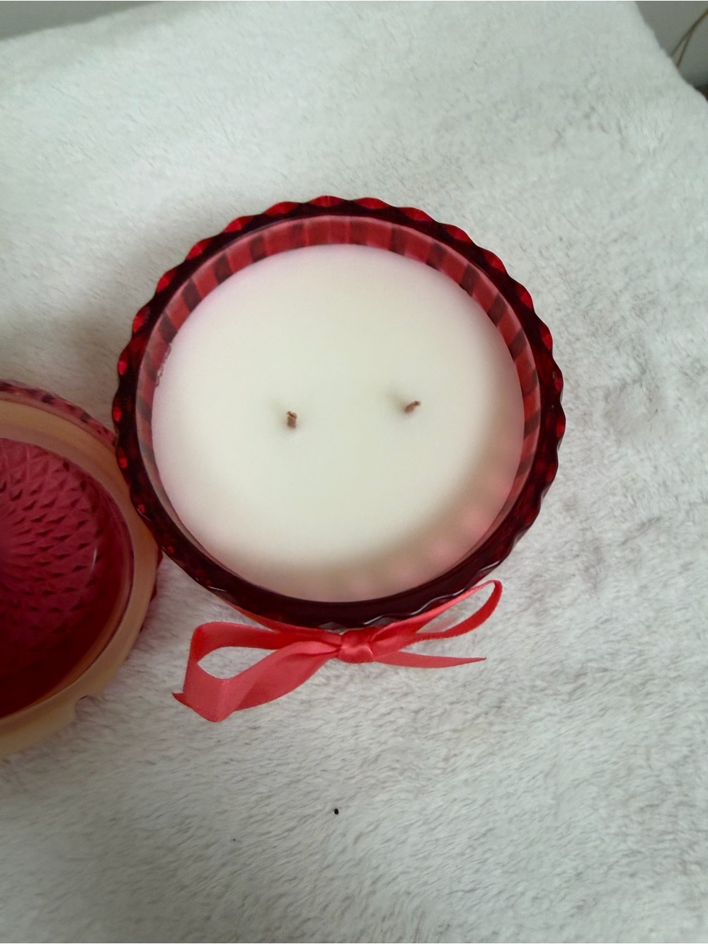 Juicy Couture Raspberry Fizz Candle - Picture 2 of 3